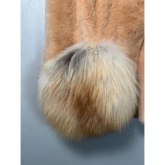 Maximilian Fur Vest $3600 size 4 - Picture 3 of 10